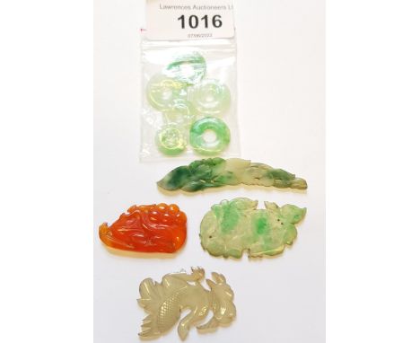 Quantity of various Chinese carved jade pendants 