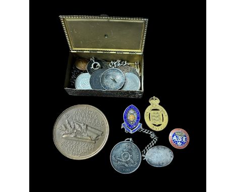 Range of military badges, coins etc with "On War Service 1915" badge with Mappin &amp; Webb to back and number 63306,&nbsp; "