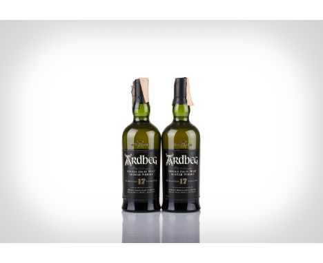 Single Malt Scotch Whisky Ardbeg 17 Years Old Confezioni originali. Original boxes. Cantina a temperatura controllata di un n