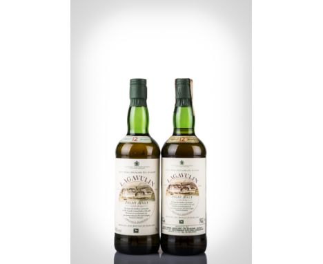 Lagavulin Single Malt Scotch Whisky 12 Years Old Confezioni originali singole. Collezionista privato ligure. Original single 