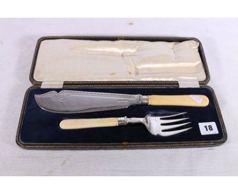 Pair of Victorian silver bladed fish servers by&nbsp;Henry Wilkinson &amp; Co, Sheffield 1868 in fitted case&nbsp; 