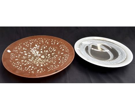 Two Svaja art glass centrepieces (squat/flat bowls)