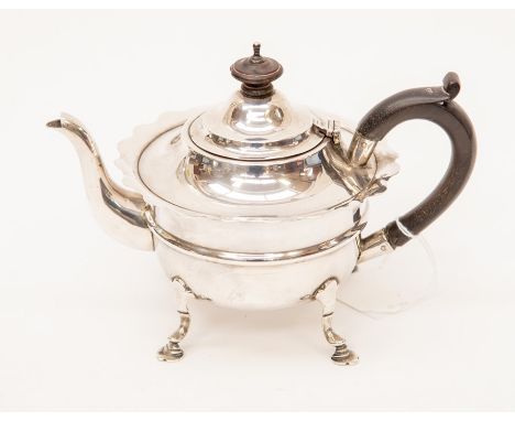 An Edwardian silver batchelors teapot,by Charles Royston, London 1903, gross weight approx. 280 grams