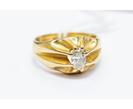 A gentleman's 18ct gold and diamond solitaire ring, set with an oval cut diamond approx 0.50ct (approx 4.64mm x 3.01 x 6.8mm)