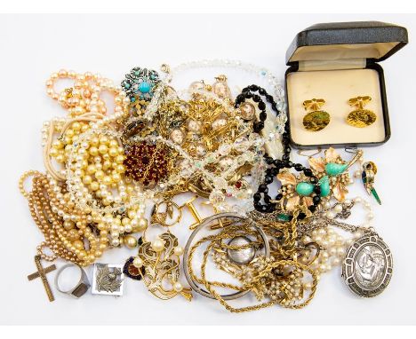 A collection of jewellery to include a cultured pearl necklace, silver lockets and brooch,&nbsp; faux pearls, paste set brooc