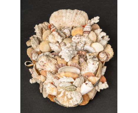 Shell Mask, artificial design. Manufactured by Piero Lorenzini Perugia, 20th Century. 30 cm long.