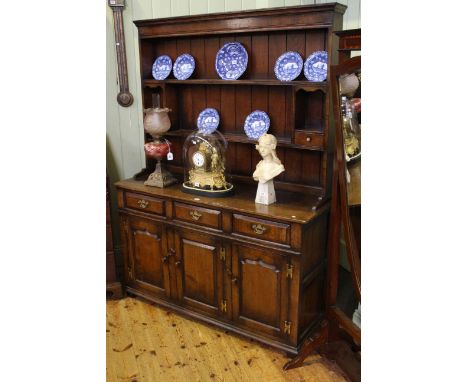 Titchmarsh &amp; Goodwin oak shelf back dresser, 187cm by 138.5cm