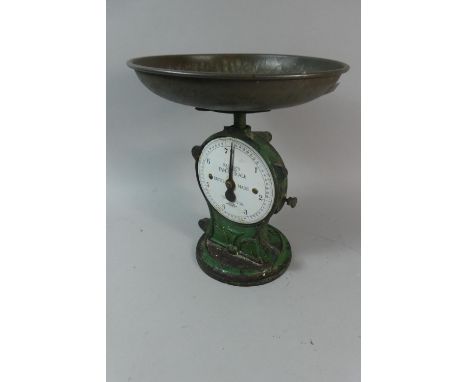 An Edwardian Salters Family Scale 