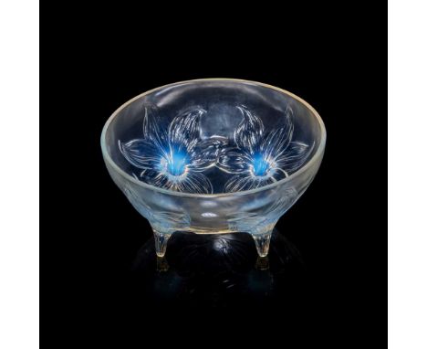 ‡ René Lalique (French 1860-1945) LYS BOWL, NO. 382 designed 1924opalescentwheel-engraved R. LALIQUE FRANCEDimensions:24cm (9