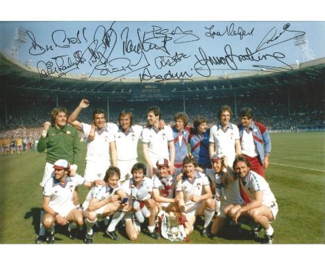 Football Autographed West Ham United Photo, A Superb Image Depicting Players Celebrating With The Fa Cup After A Memorable 1-