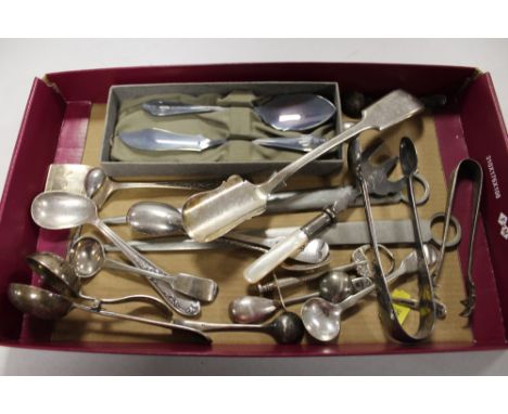 A COLLECTION OF FLATWARE TO INCLUDE THREE SILVER SPOONS