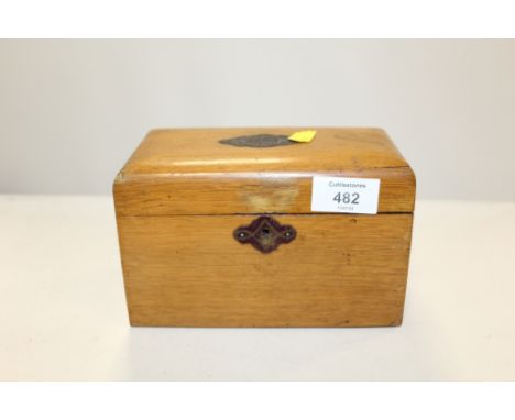 A VINTAGE TREEN TEA CADDY - W 18 CM