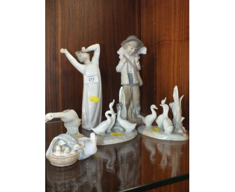 A COLLECTION OF LLADRO, NAO AND SIMILAR FIGURES (6) 