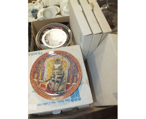 A QUANTITY OF BOXED AND UNBOXED COLLECTORS PLATES TO INCLUDE DANBURY MINT EXAMPLES