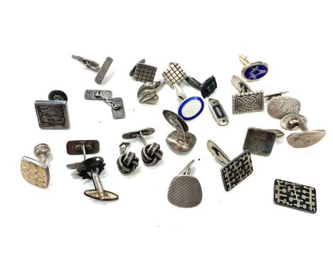 Selection mens silver cufflinks, mixture of single and pairs, approximate weight 129.7g 