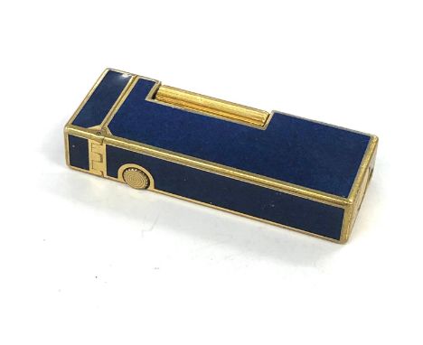 Vintage Dunhill cigarette lighter, in good untested condition as shown in images. 