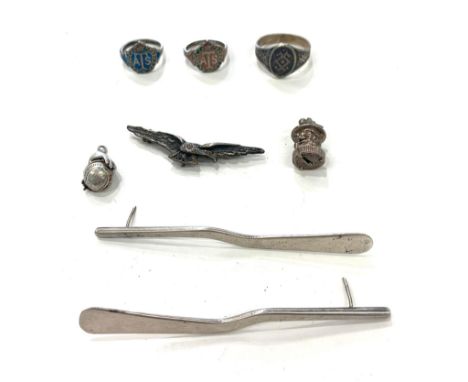 Selection Silver items, to include rings, pendants and spoons 