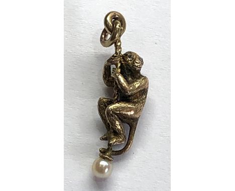 vintage gold climbing monkey with rose diamond eyes and pearl drop pendant measures approx 25mm not hallmarked but tested as 