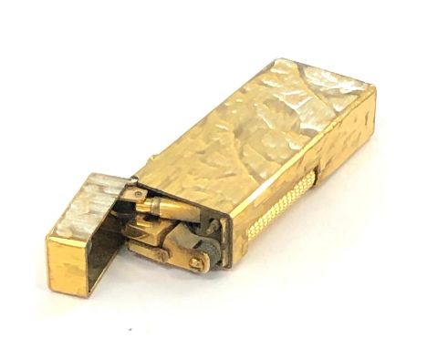 Vintage Dunhill cigarette lighter, in good untested condition as shown in images. 