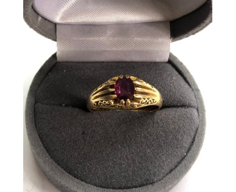 Antique vintage 18ct gold ruby ring weight  6.4g 