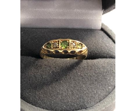 antique /vintage 18ct gold diamond and green stone ring weight 2.1g 