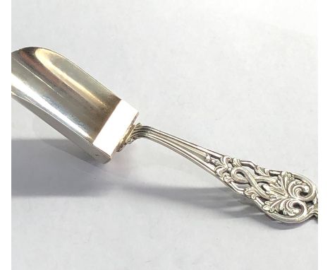 continental silver caddy /sugar spoon 800 silver hallmark&nbsp;measures approx 12cm by width 22mm&nbsp;