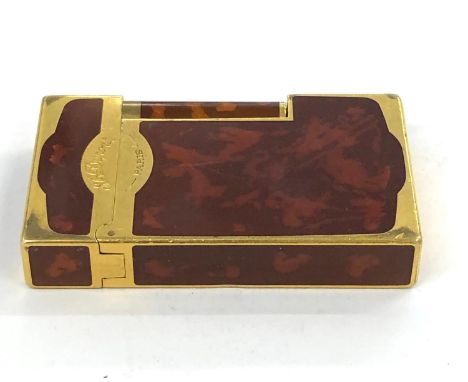 Vintage S.T Dupont Paris cigarette lighter, in good untested condition as shown in images. 