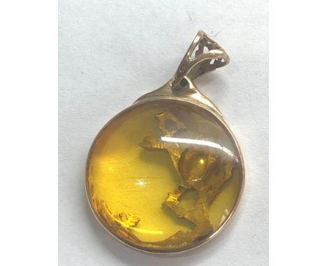 Vintage gold and amber pendant full 9.375 gold hallmarks maker J.C.S measures approx 35mm by 25mm weight 6.2g 