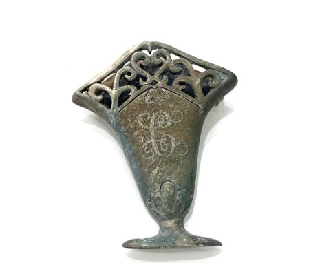 Silver posy brooch,  stamped to back, approximate measurements: 4.5cm, approximate weight 17.4g 