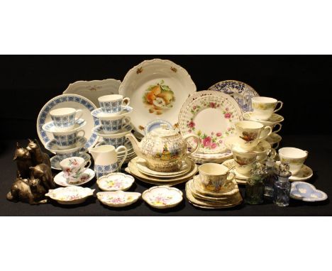 Ceramics - a Royal Crown Derby Posie pattern trinket tray, three others; a Wedgwood Jasperware trinket, tray, another; a Bava