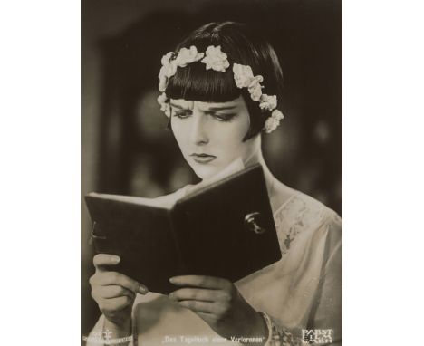 Brooks, Louise. Das Tagebuch einer Verlorenen (Diary of a Lost Girl). 13 Filmstills in Vintage-Fotografien. Jeweils ca. 30 x 