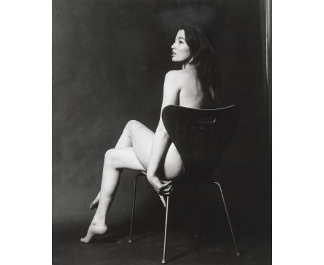 Morley, Lewis Frederick. Christine Keeler. The Story of the Century. Vintage-Fotografie als Filmstill. 30,2 x 25,4 cm. London