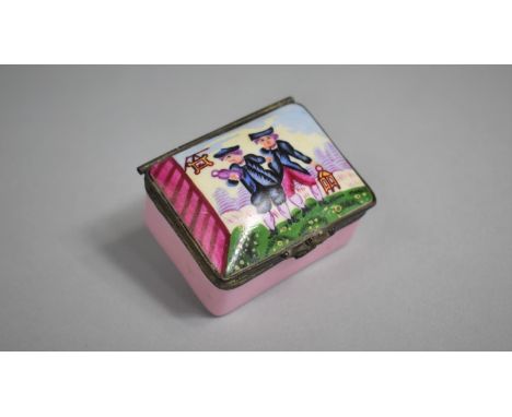 A Patch Box, the Lid Decorated with "Vicar and Moses" Scene, Pink Ground Base, 5x4x3cm high 