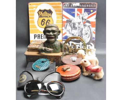 A large collection of vintage retro mid 20th century items / collectors items. The collection include a vast variety of ladie