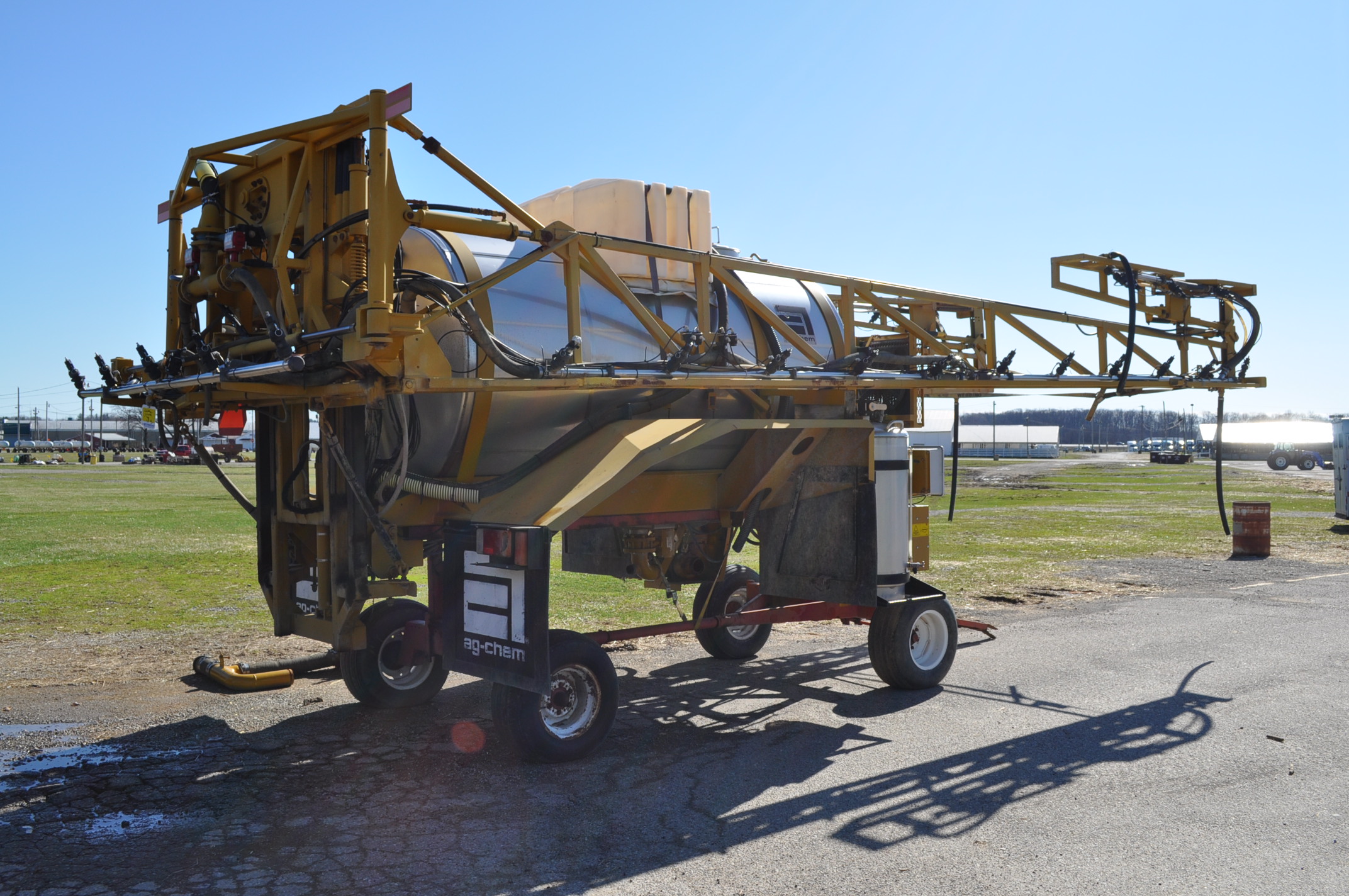 2008 8203 Terra Gator spreader/sprayer floater, 3985 hrs, 1800gl tank