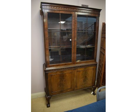 Chippendale style mahogany bookcase, 123cms wide.