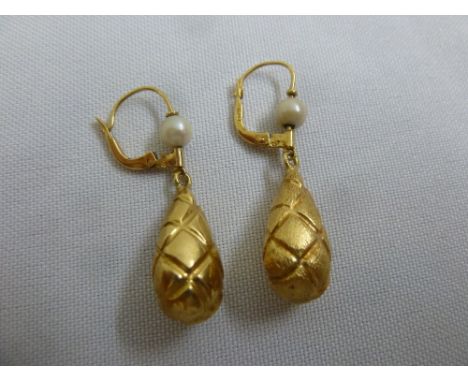9ct gold and pearl drop earrings, approx total weight 5.3g