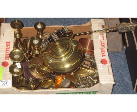 Box of assorted metalware, mainly brass, to include: candlesticks; Stratton compact; desk stand with inkwell; various animals