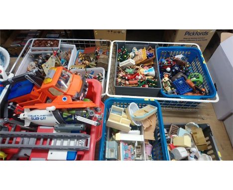 Large quantity of Play Mobil etc.