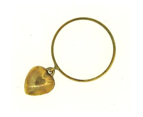 A 9ct gold ring with heart pendant, 1.1g, size M