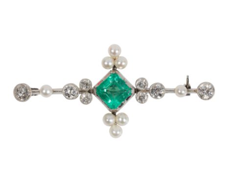 AN EMERALD, DIAMOND AND SEED PEARL BROOCH set in platinum, 46mm x 20mm, (c.8grams total weight)