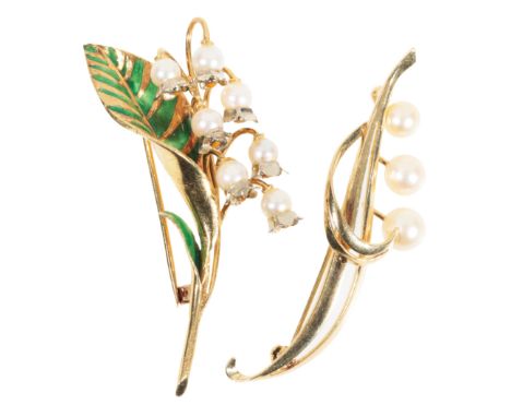 A GOLD AND PEARL SPRAY BROOCH forming a spray of lily of the valley with green leaf detail, stamped "K18"; together with one 