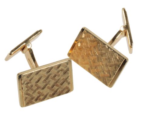 PAGET: A PAIR OF GENTLEMANS 18CT GOLD CUFFLINKS with curved bar connections, (c.19grams)