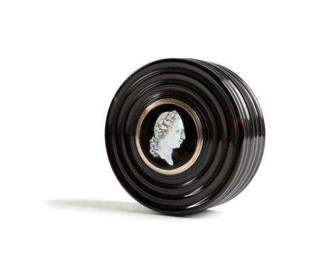 λ A GEORGE III TORTOISESHELL SNUFF BOX LATE 18TH CENTURY of ribbed form, the pull-off lid applied with a white glass paste ca