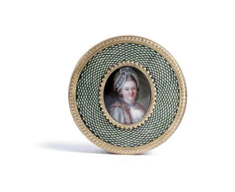 λ A LOUIS XVI FAUX SHAGREEN AND GOLD MOUNTED BONBONNIERE LATE 18TH CENTURY with basket work decoration, the lid with an ename