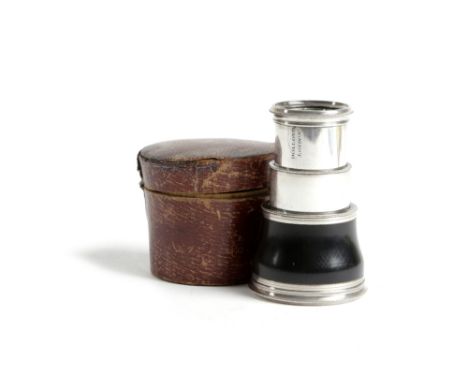 λ A GEORGE III WHITE METAL MONOCULAR OPERA OR SPY GLASS BY DOLLOND, LATE 18TH / EARLY 19TH CENTURY two-draw, signed 'Dollond 