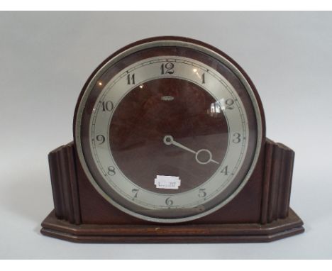 An Oak Art Deco Metamec Mantle Clock. 