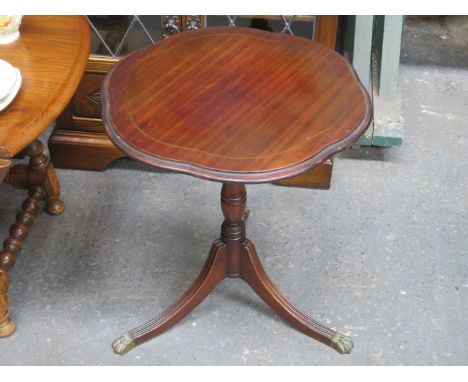 MAHOGANY TRIPOD OCCASIONAL TABLE 