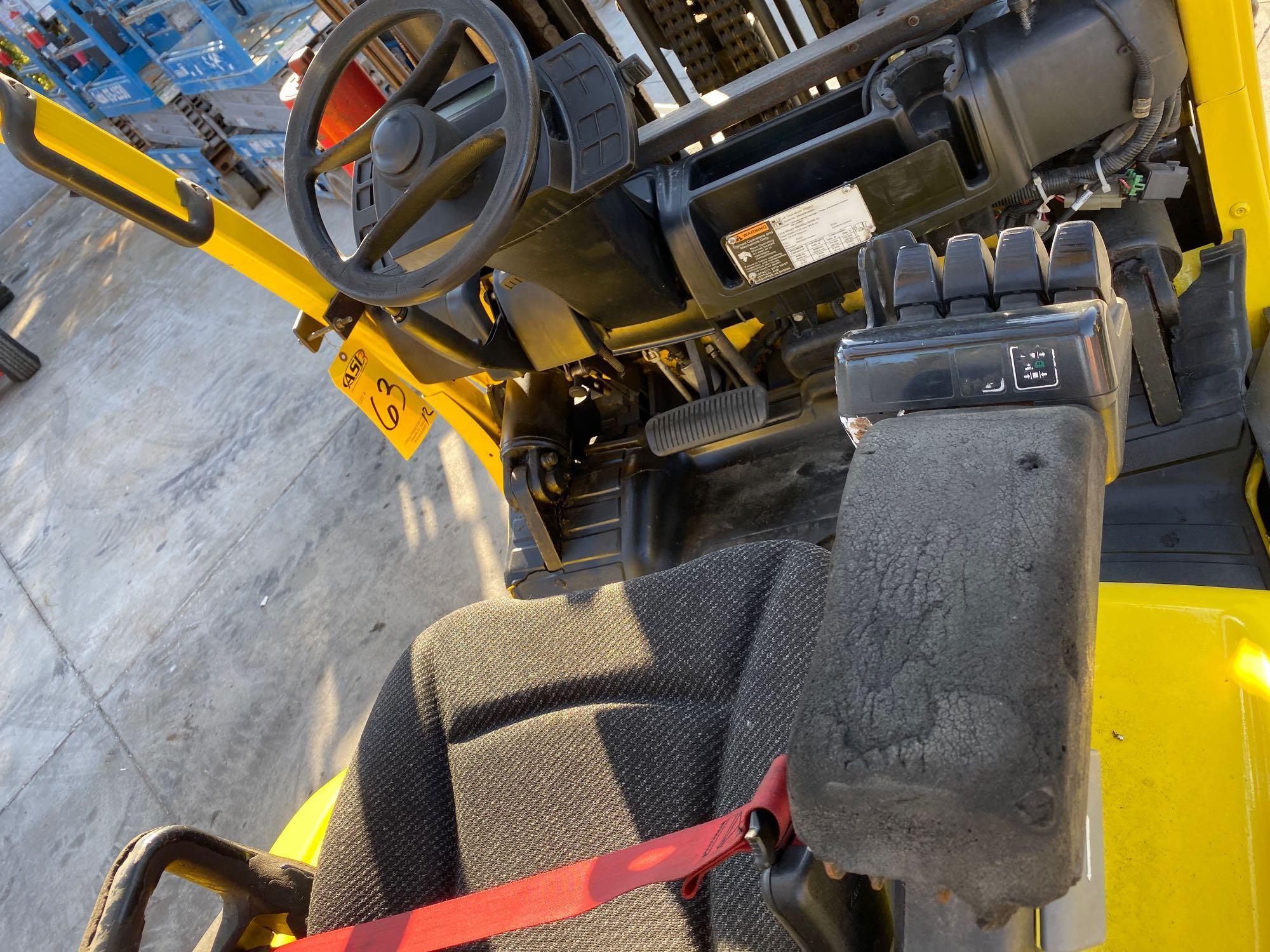 HYSTER S135FT LP FORKLIFT, APPROX. 13,500 LB CAPACITY, FINGER TIP