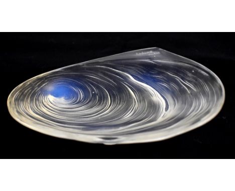 SABINO; a French Art Deco opalescent glass oyster dish with embossed signature to rim, length 14cm.Additional InformationMini